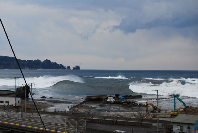 Tsunami / In front of Shimanokoshi
