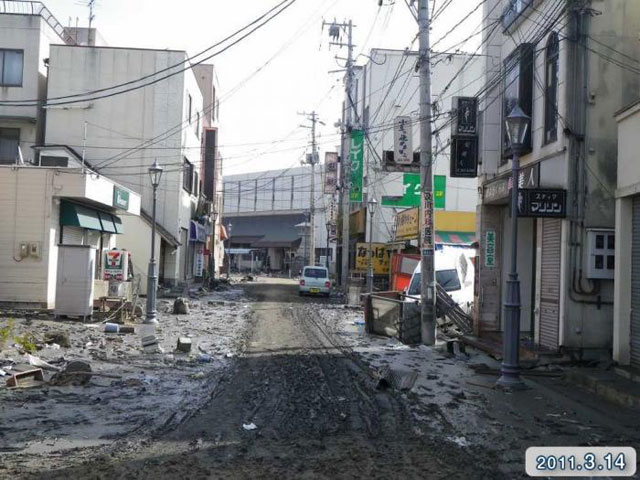 被災 本塩釜駅付近