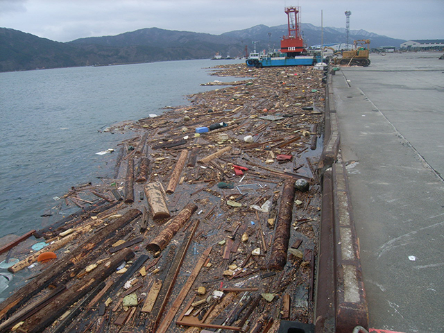 Clearance / Clearance work of floating wreckage