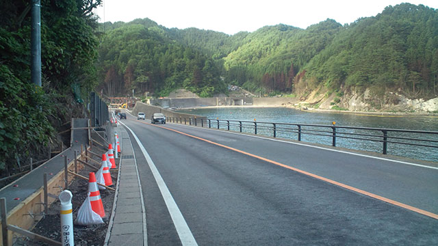 Kamaishi / Ryoishi / Photograph of road cleaning