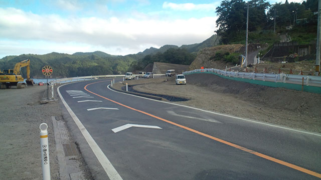 Kamaishi / Ryoishi / Photograph of road recovering