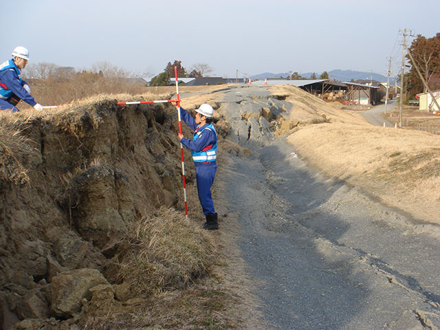TEC-FORCE 調査 被害 堤防 亀裂 鳴瀬川